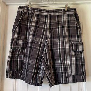 Faded Glory Gray and Black Plaid Men’s Cargo Shorts - Unlined